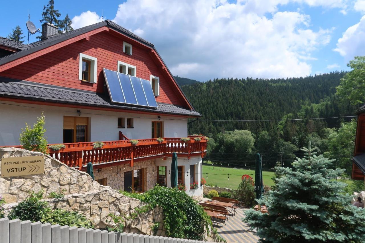 Penzion Bawaria Horní Lomná Exteriör bild
